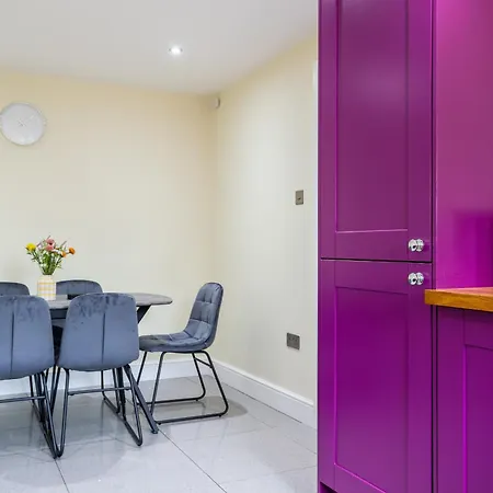 Creswicke 3 Bedroom House - Knowle, *