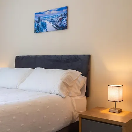 Creswicke 3 Bedroom House - Knowle, * Bristol