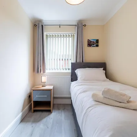 Creswicke 3 Bedroom House - Knowle, Дом отдыха Бристоль
