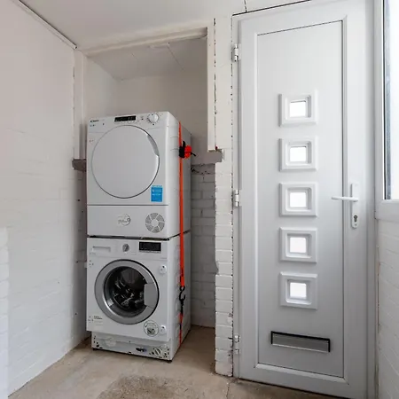 Creswicke 3 Bedroom House - Knowle, Ferienhaus